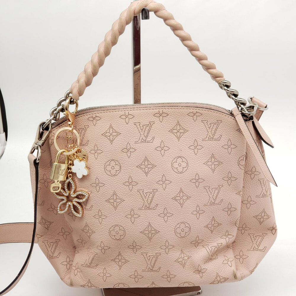 Authentic Louis Vuitton Gold Lock & Key ✨ Bag Charm Flower Keychain - Picture 9 of 9